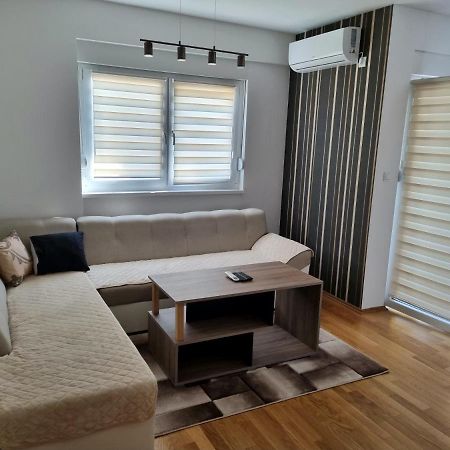 Apartman Court ปรีเยดอร์ ภายนอก รูปภาพ
