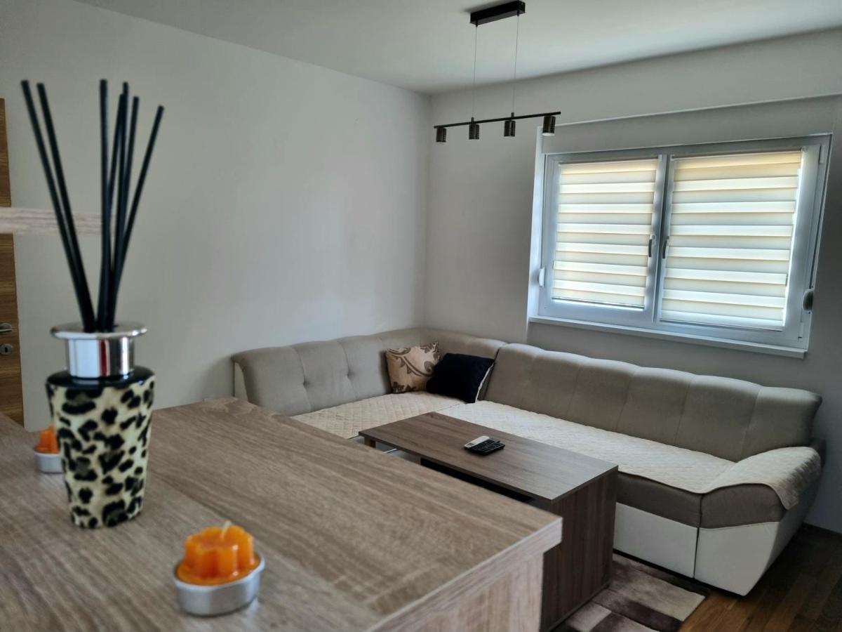 Apartman Court ปรีเยดอร์ ภายนอก รูปภาพ