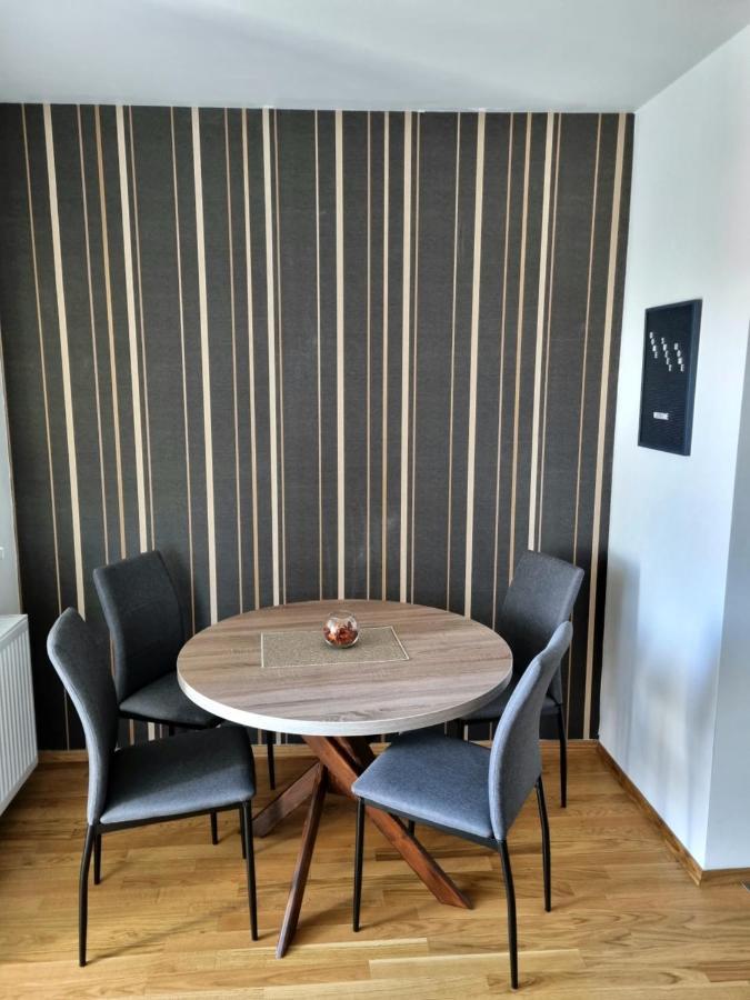 Apartman Court ปรีเยดอร์ ภายนอก รูปภาพ