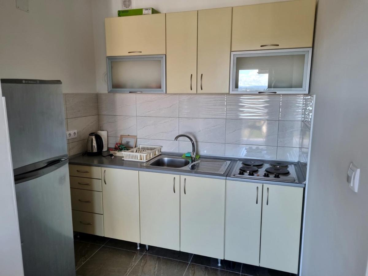 Apartman Court ปรีเยดอร์ ภายนอก รูปภาพ